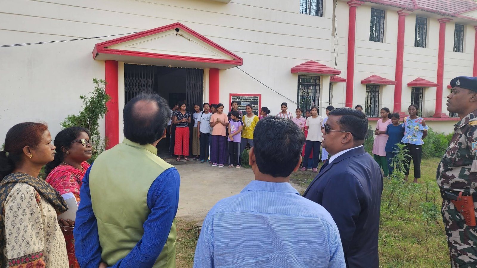 शिक्षण संस्थानों एवं छात्रावासों की समस्याओं पर हुई विस्तृत चर्चा।